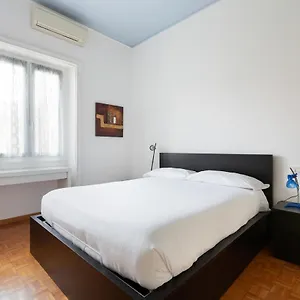 cozy-apt-with-balcony-mm2-santagostino.it-lombardy.com/
